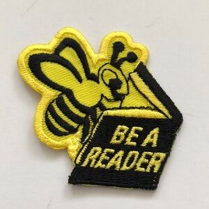 Vintage Girl Scout Be a Reader unused patch badge